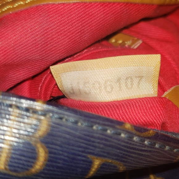 Dooney and burke crossbody - Picture 4 of 7